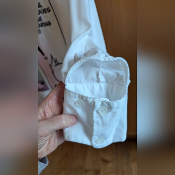 Disney white button down top size M - Picture 4 of 7